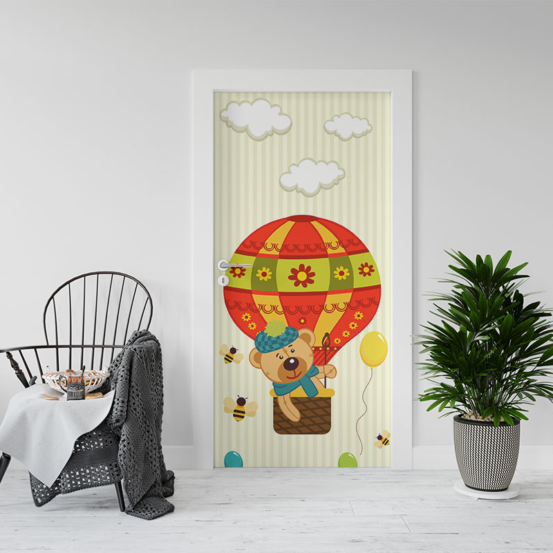 Αυτοκόλλητο πόρτας Αρκουδάκι σε αερόστατο
